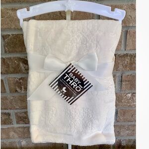 Baby THRO White Minky Embossed Crib Stroller Travel Blanket 30”x40”